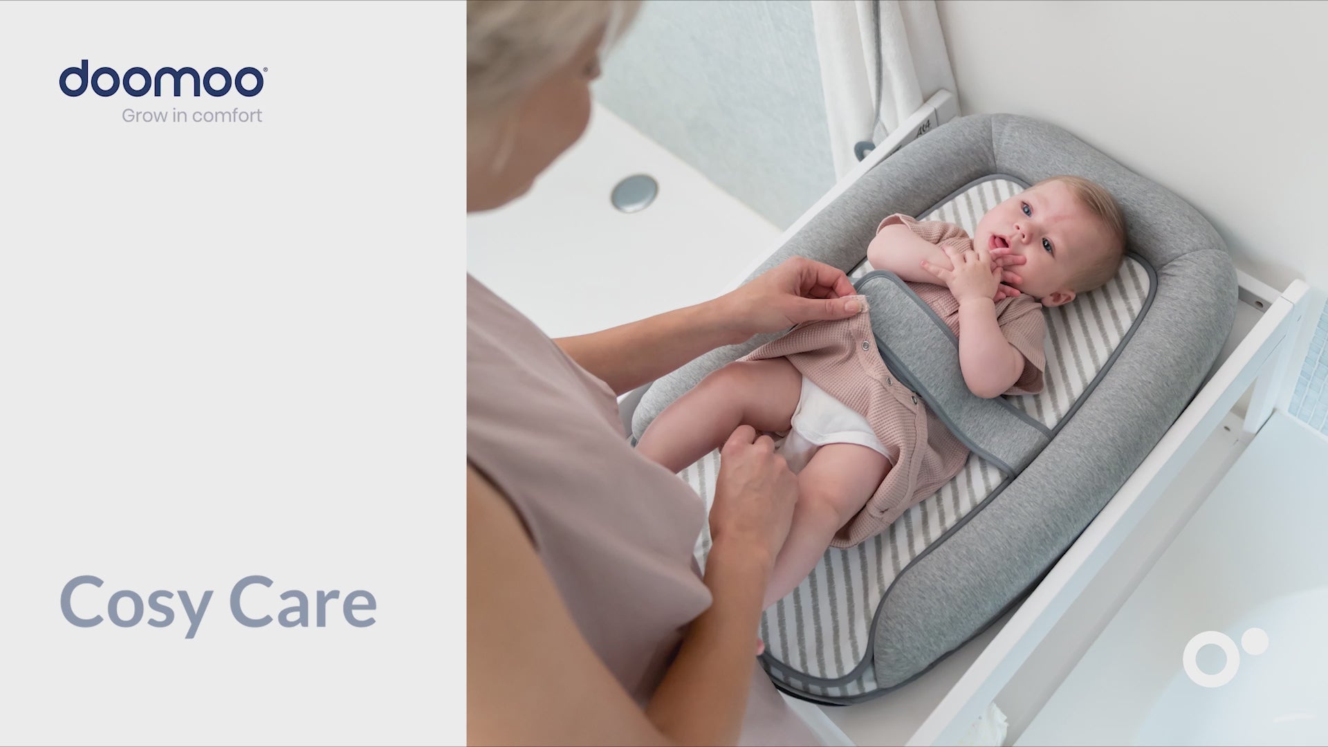 doomoo Cosy care - matelas à langer confortable avec coussin supplémentaire et ceinture de sécurité