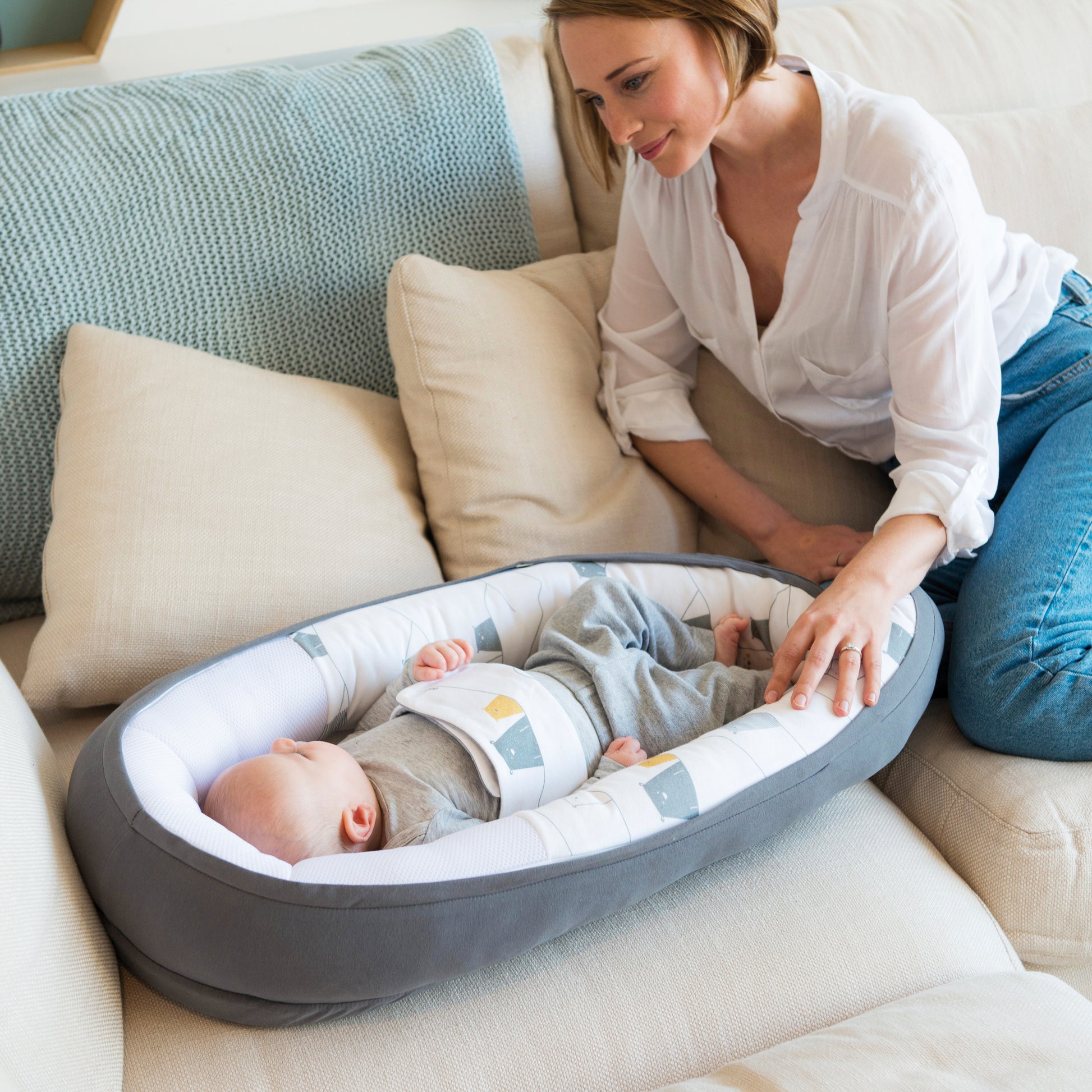 doomoo cocoon - safe and cosy baby nest - reassure the baby Bear Grey
