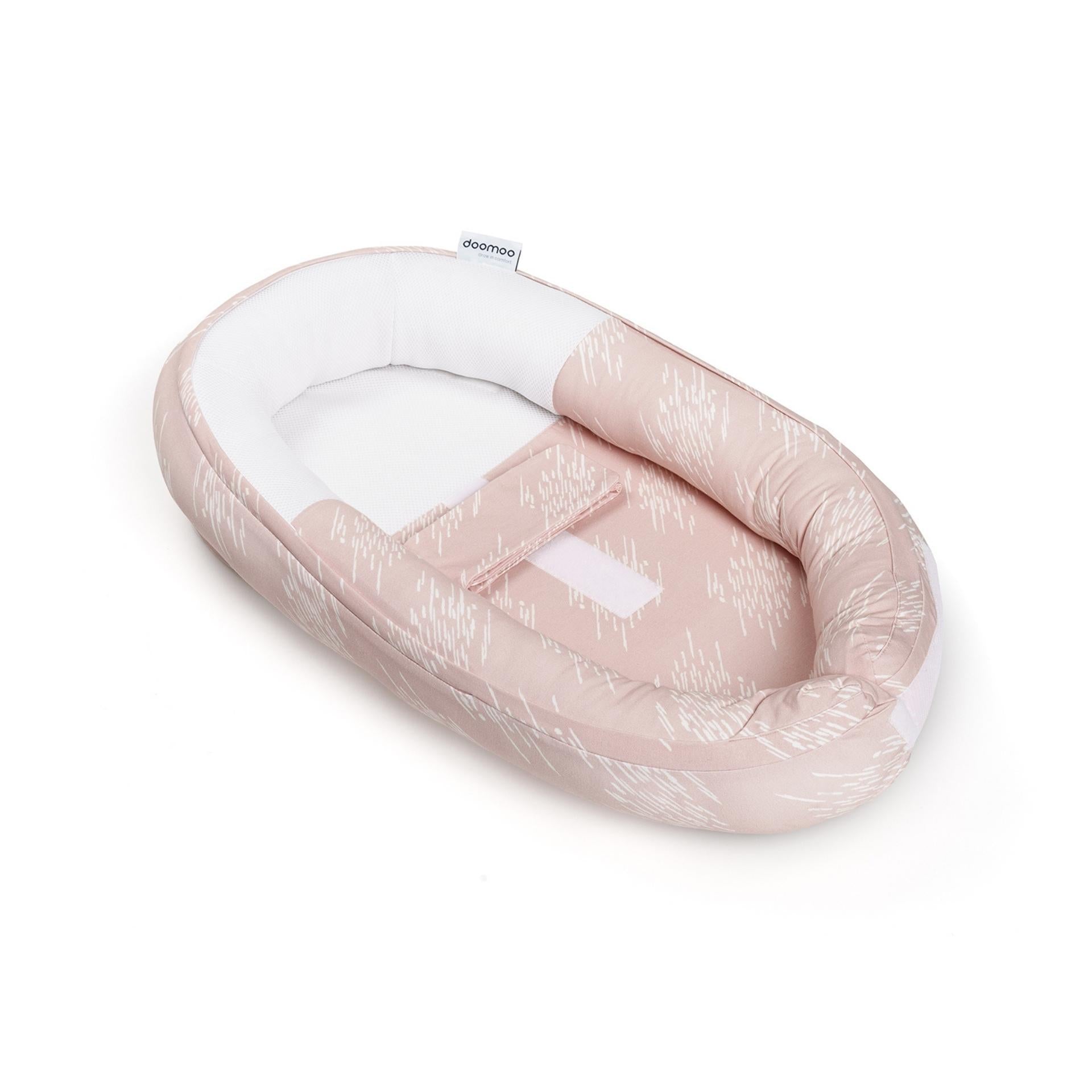 doomoo cocoon - safe and cosy baby nest - reassure the baby Misty Pink