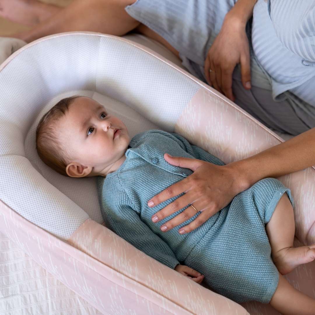 doomoo cocoon - safe and cosy baby nest - reassure the baby Misty Pink