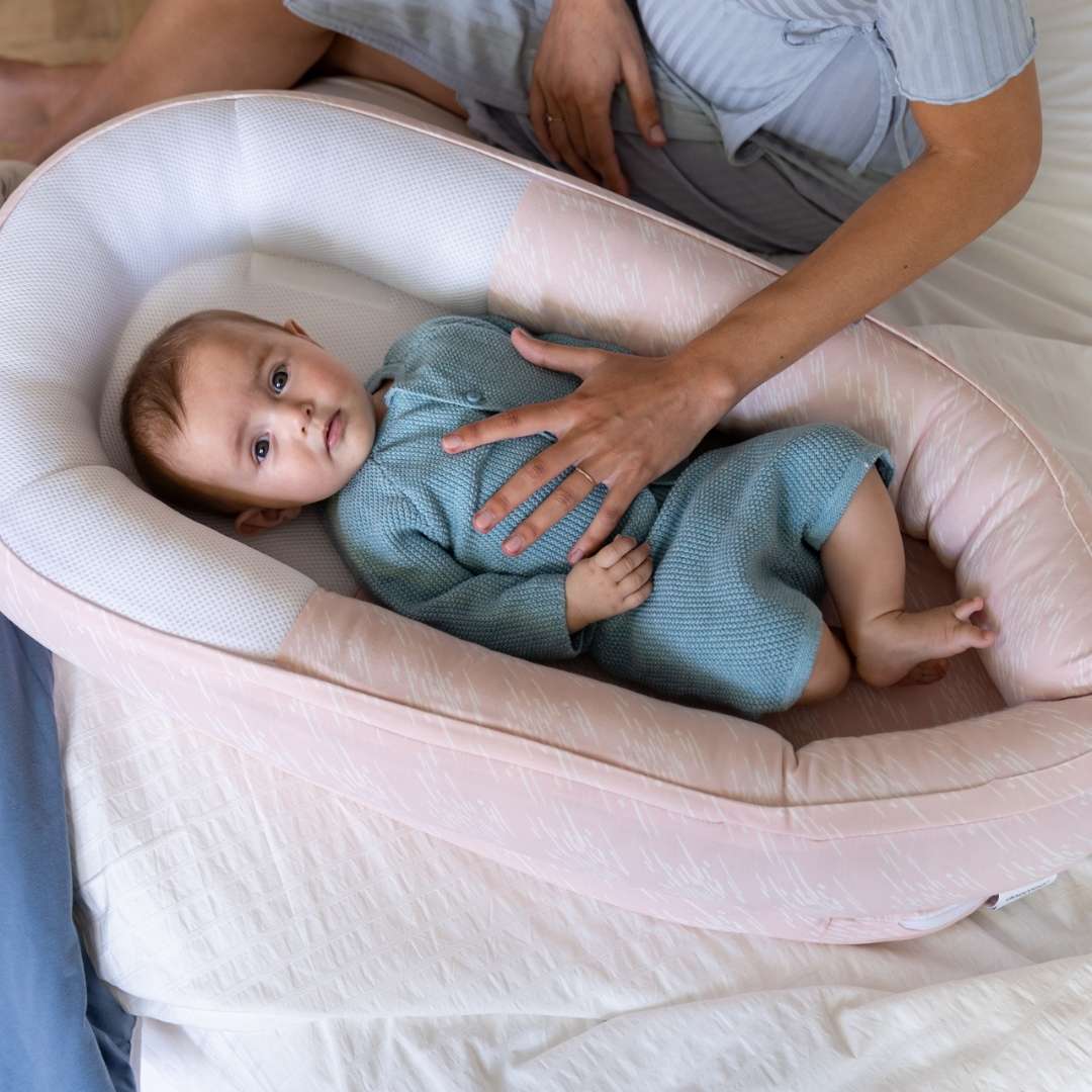 doomoo cocoon - safe and cosy baby nest - reassure the baby Misty Pink