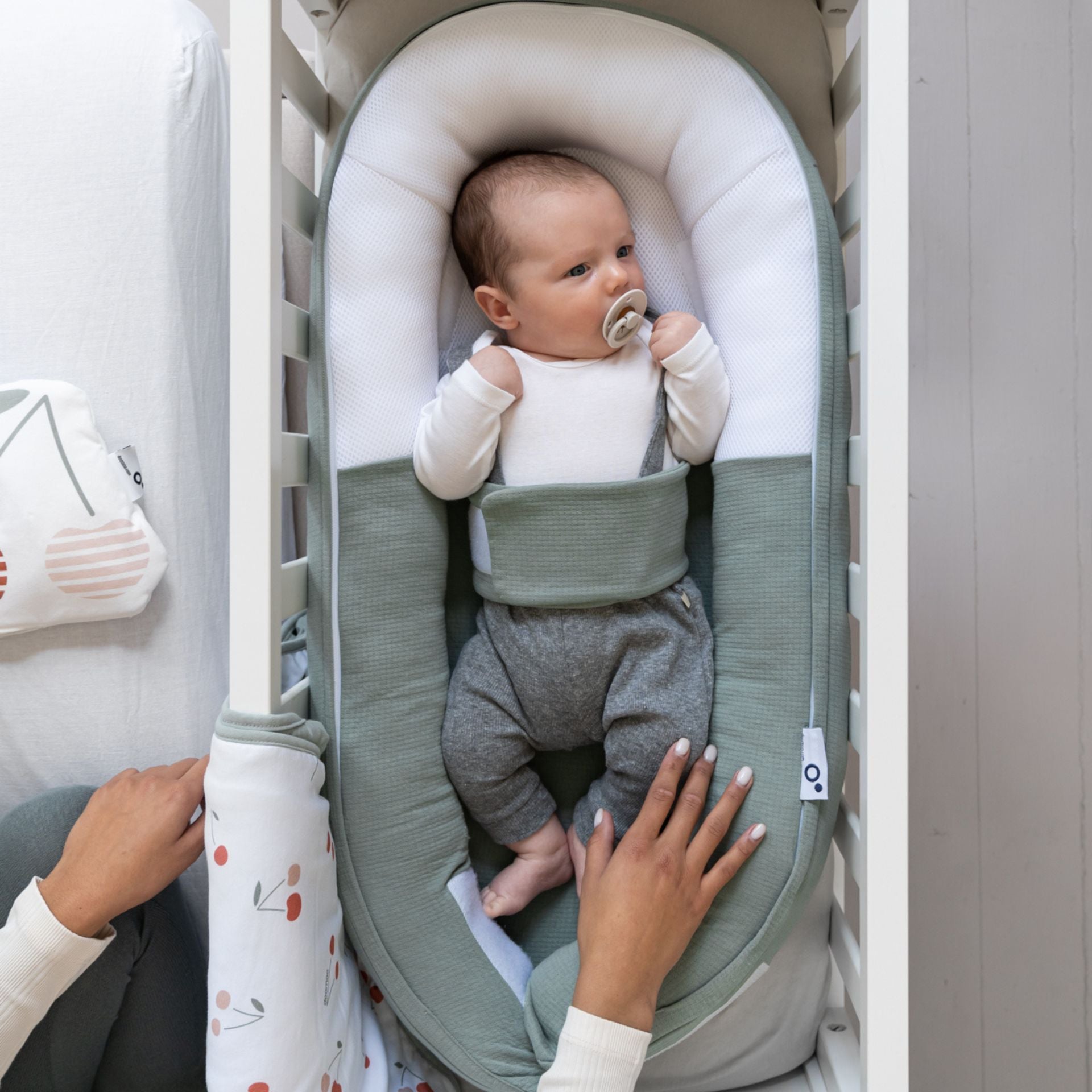 doomoo cocoon - safe and cosy baby nest - reassure the baby Tetra Jersey Green