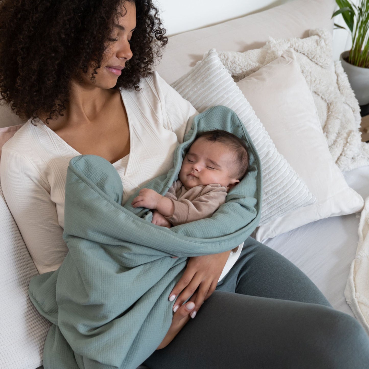 Ultra soft baby blanket in organic cotton - doomoo dream Tetra Jersey Green