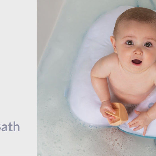 Badekissen, um Ihr Baby freihändig zu baden. Es kann sicher im Wasser liegen oder sitzen. Sicher für das Baby und rückenschonend für die Eltern