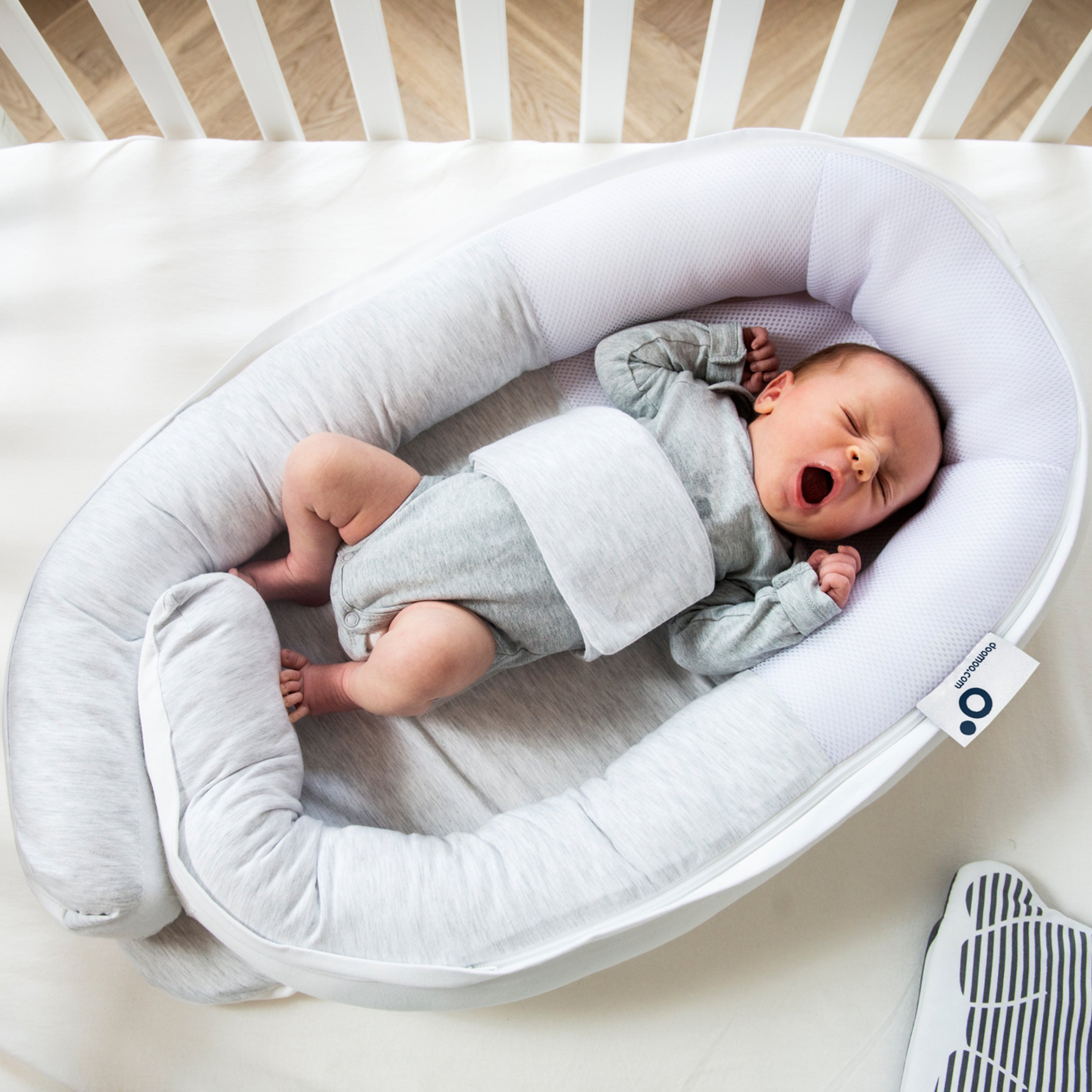 Cosy and safe baby nest doomoo shop
