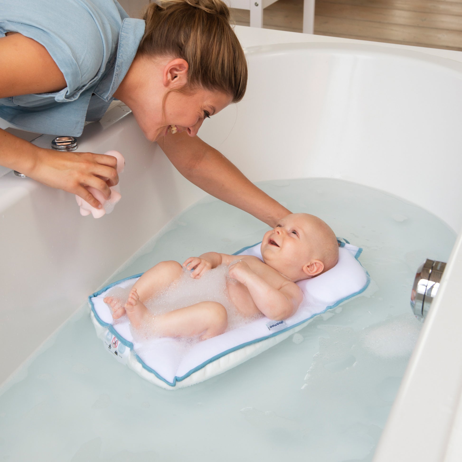 doomoo Easy Bath - Matelas de bain flottant pour baigner votre bébé facilement